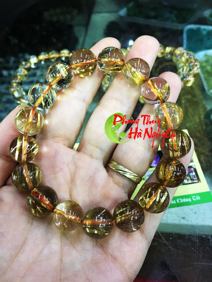 vòng đá phong thủy thạch anh tóc vàng